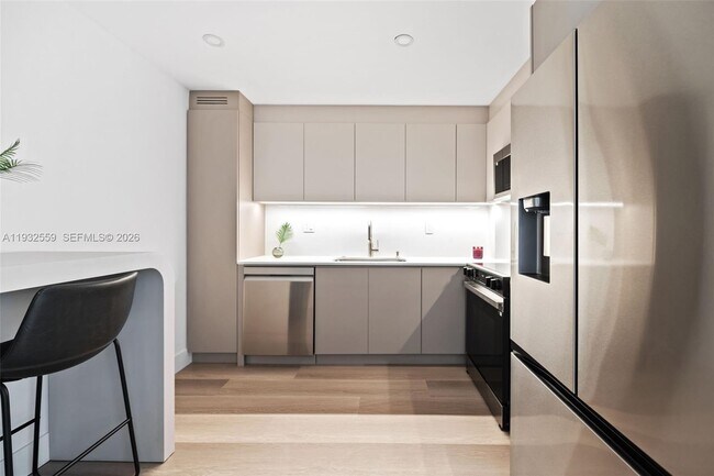 Building Photo - 18151 NE 31st Ct