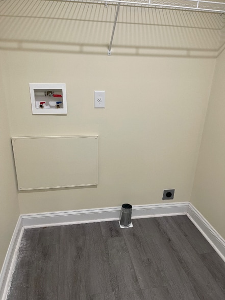 Building Photo - 64 High Orchard Rd