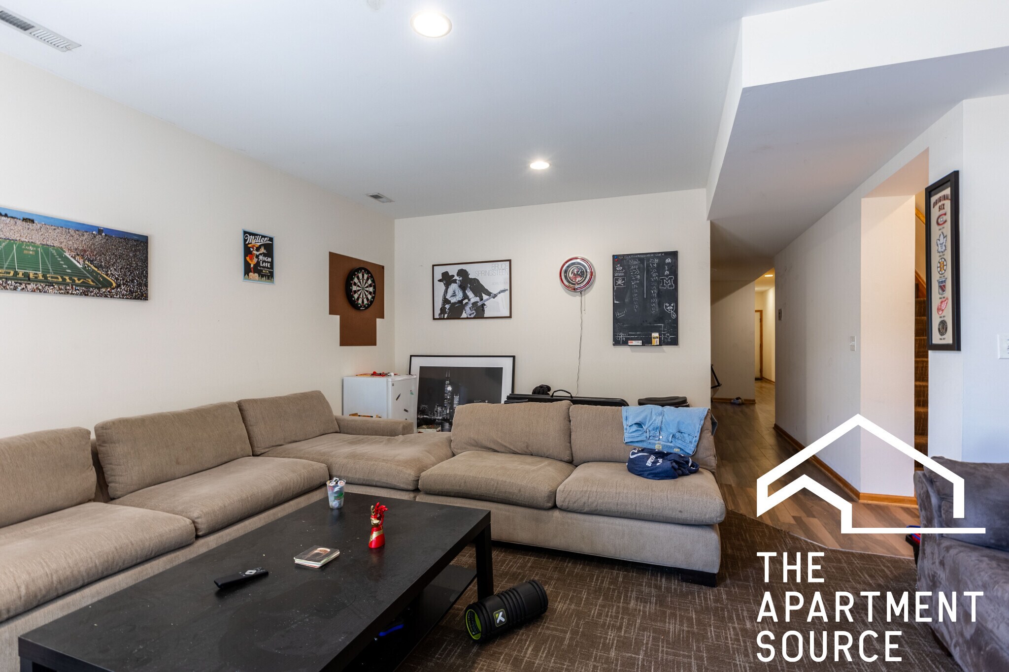 Building Photo - 2743 N Southport Ave