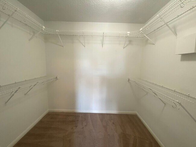 Building Photo - 907 Christopher Ln