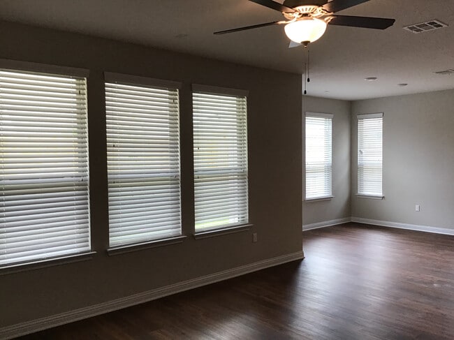 Building Photo - 6109 Gerard Dr