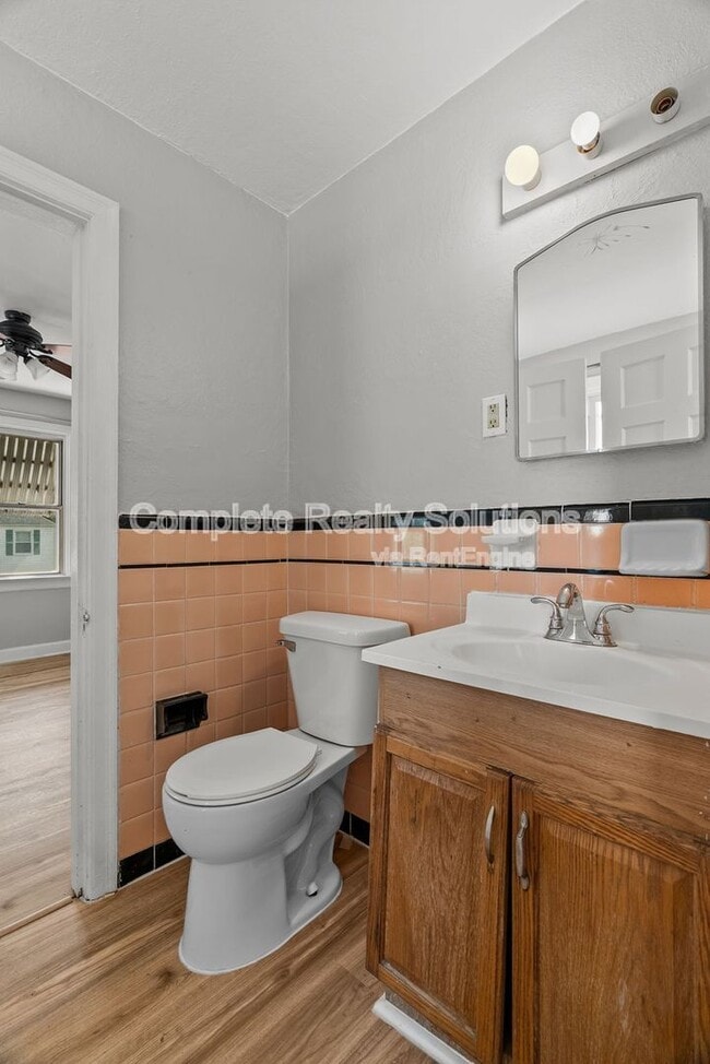 Building Photo - 7129 Greenhaven Dr