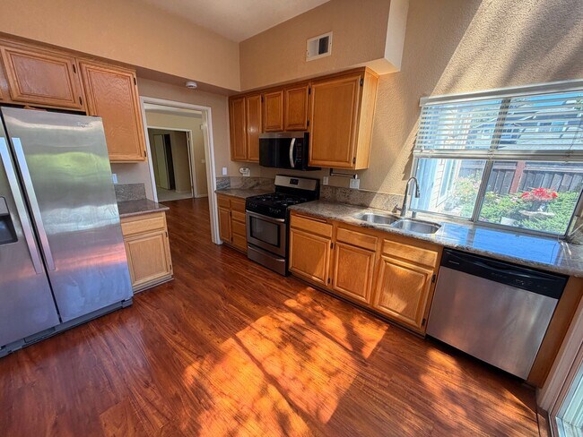 Building Photo - Beautiful Spacious Two Story Home in Pleasanton!