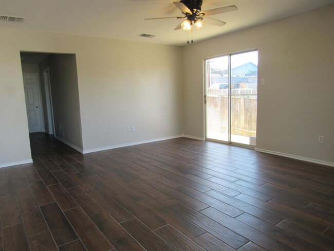 Building Photo - 335 Redfish Dr