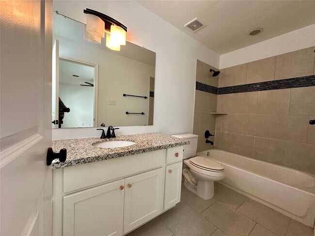 Building Photo - 4322 Chapman St