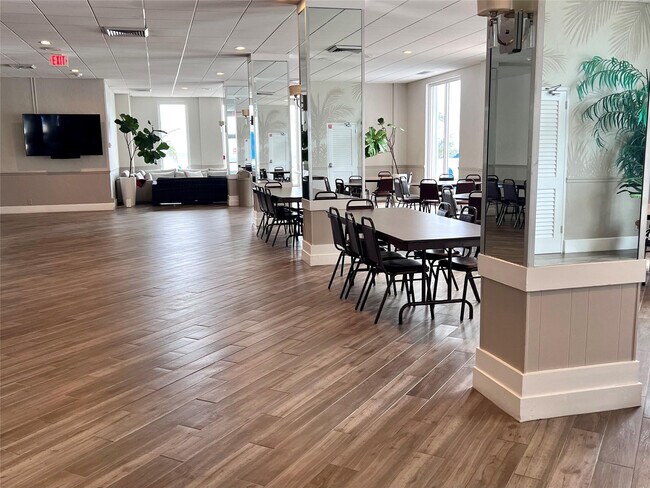 Building Photo - 4250 Galt Ocean Dr