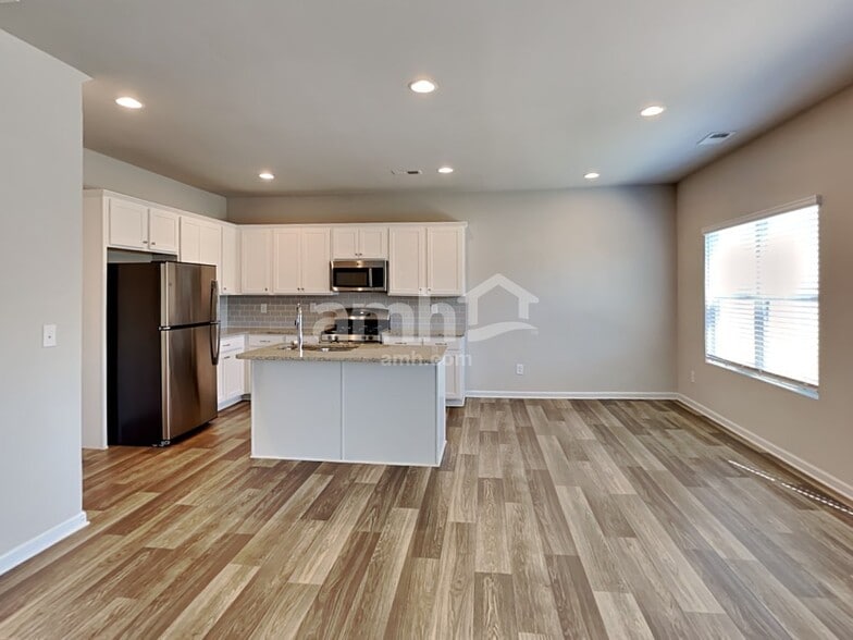 Building Photo - 373 Winston Cir