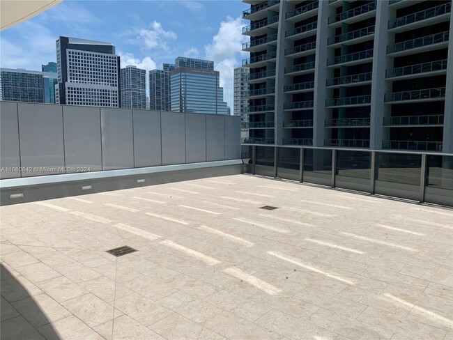 Building Photo - 1000 Brickell Plaza