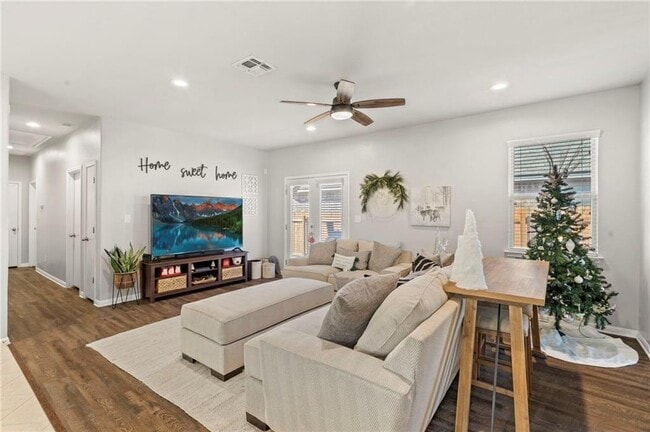 Building Photo - 504 Cinnamon Teal Ln