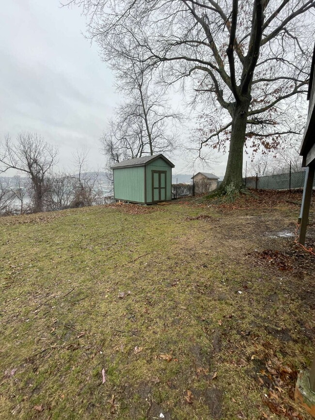 Building Photo - 107 Shoup St