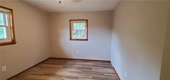 Building Photo - 419 Canyon Dr