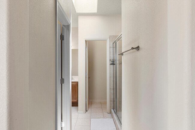 Building Photo - 2316 Penn Ave SE