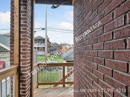 Building Photo - 1457 Tolma Ave