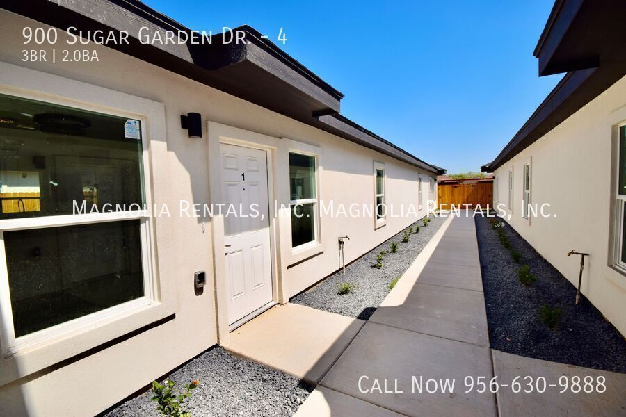 Building Photo - 900 Sugar Gdn Dr