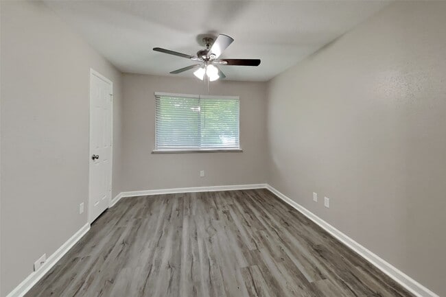 Building Photo - 16306 Ash Point Ln