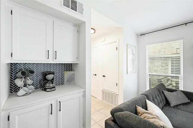 Building Photo - 3605 Leafield Dr