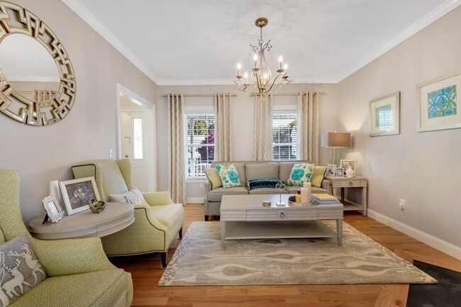 Building Photo - 7 Richmond Ave