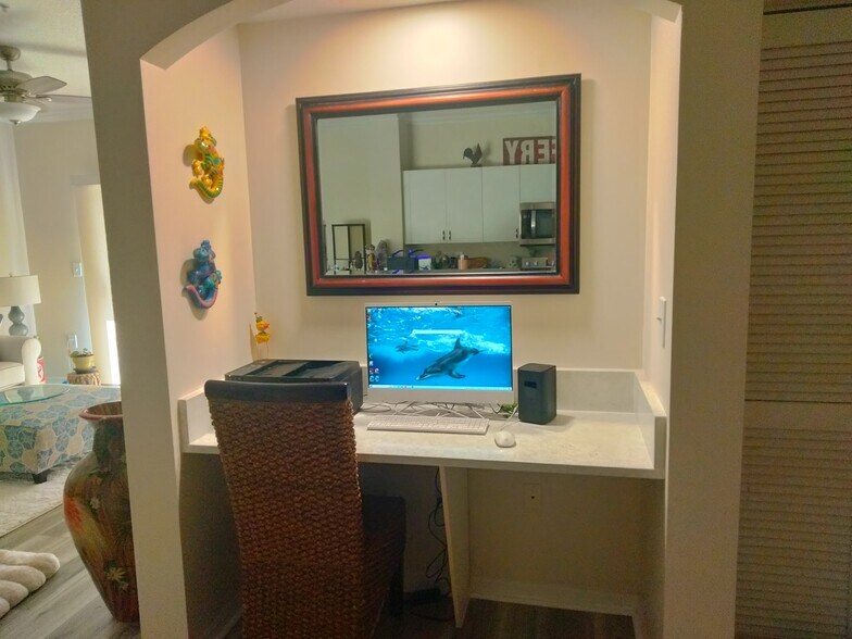 Building Photo - 520 Florida Club Blvd