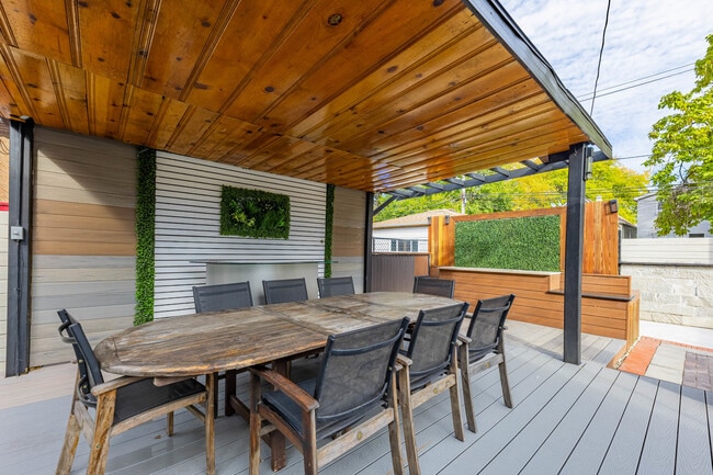 Building Photo - 7219 S Peoria St