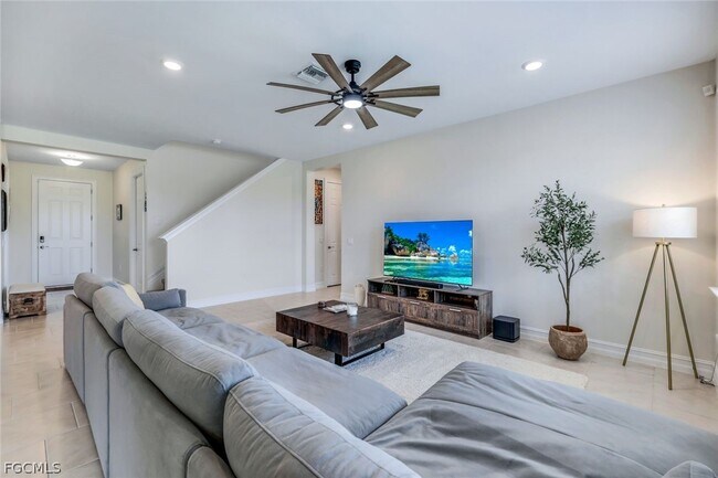 Building Photo - 421 Coral Reef Pl