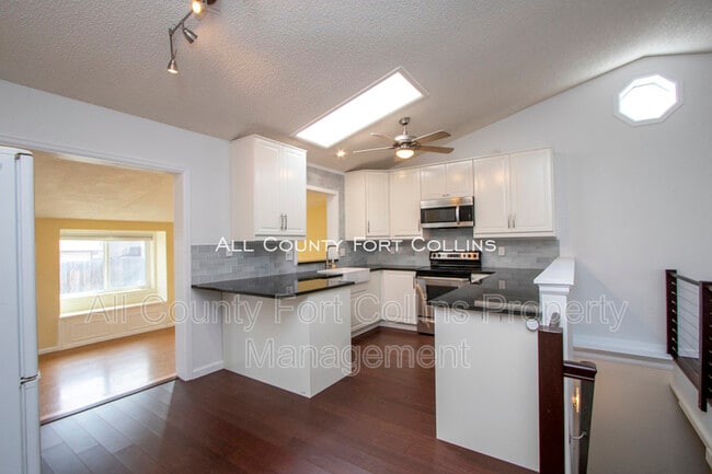 Building Photo - 2730 Hanover Dr