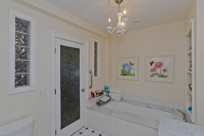 Building Photo - 25 Woodbridge St