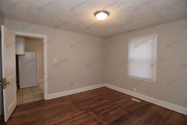 Building Photo - Section 8 OK!!! All Electric 3 Bed/2 Bath