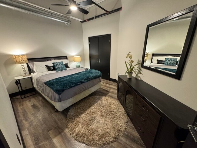 Building Photo - 200 W College Ave