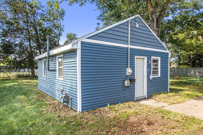 Building Photo - 548 E Hammond St