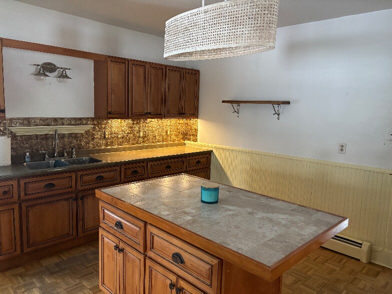 Primary Photo - 34 Pleasantdale Ave