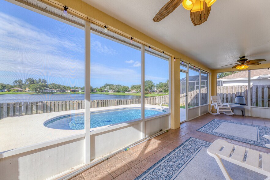 Building Photo - 4540 Bellaluna Dr