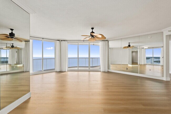 Building Photo - 5051 N Hwy A1A