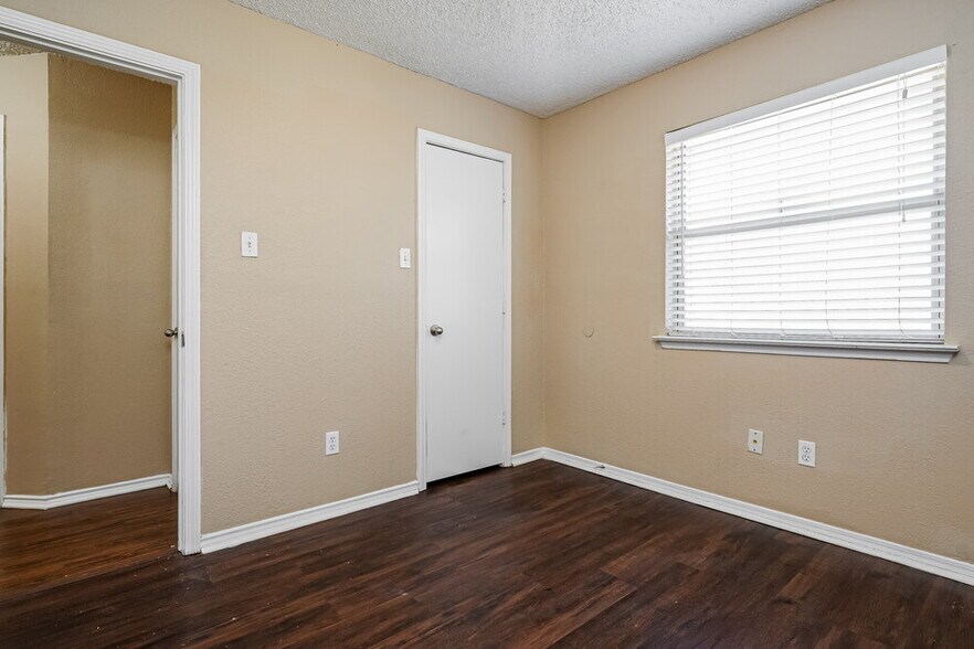 Building Photo - 405 Lemon Dr