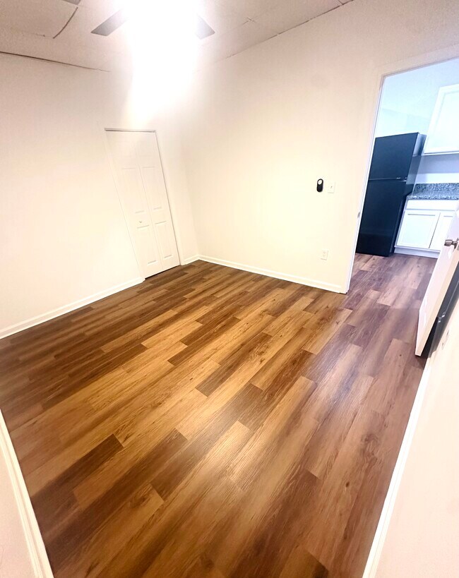 Building Photo - Jean Lafitte