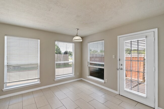Building Photo - 4003 Southern Trace Ct