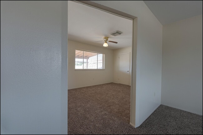 Building Photo - 3101 Kirkcaldy St