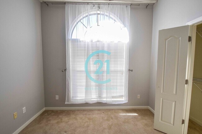 Building Photo - 3 Bed/2 Bath Home in Ashbrooke