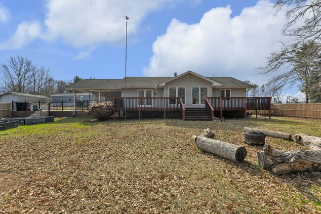 Building Photo - 3BR / 2BA Off-Grid Luxury Living with Large Fenced Lot and Solar Power $2297/mo rent