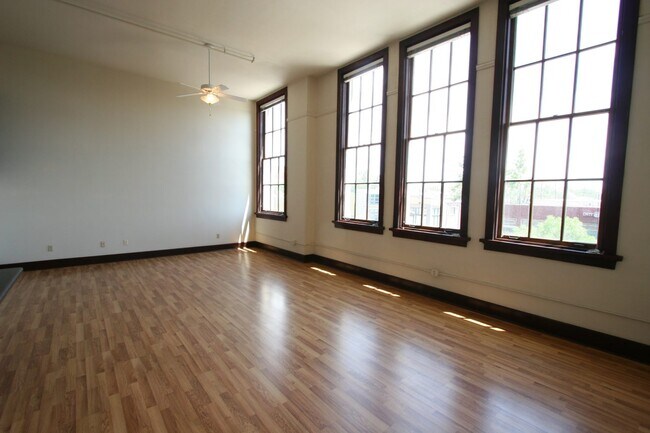 Building Photo - 301 Central Ave NE
