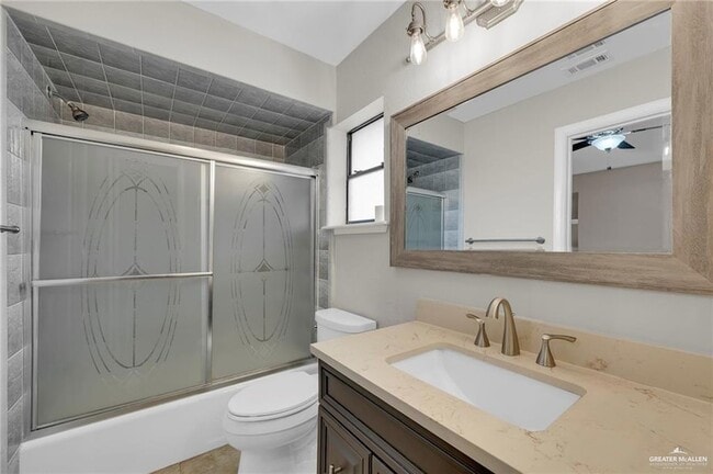 Building Photo - 9812 Las-Palmas Dr
