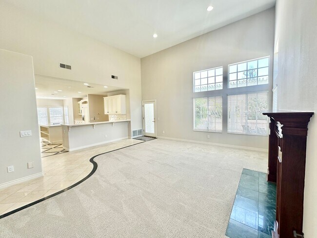 Building Photo - 4286 La Canada Rd