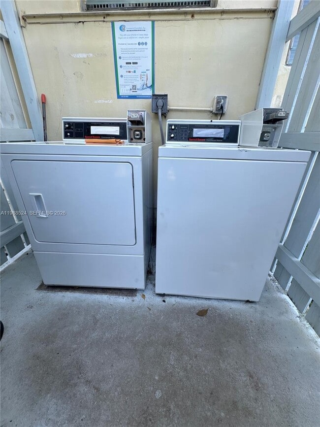 Building Photo - 619 SW 7th Ave