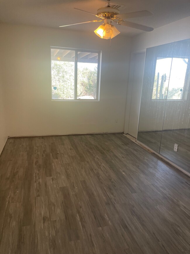 Building Photo - 1392 W Orchid Pl