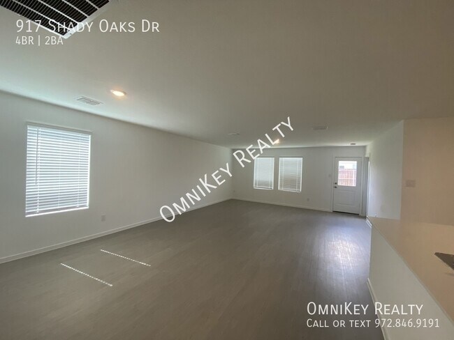 Building Photo - 917 Shady Oaks Dr