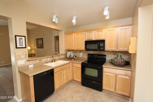 Building Photo - 45059 Paraiso Ln
