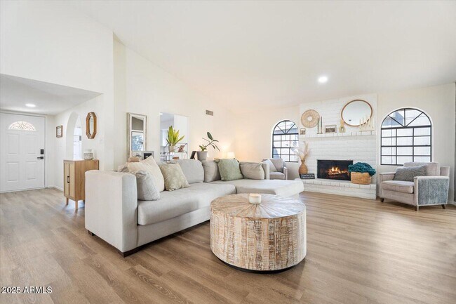 Building Photo - 2151 S Catarina