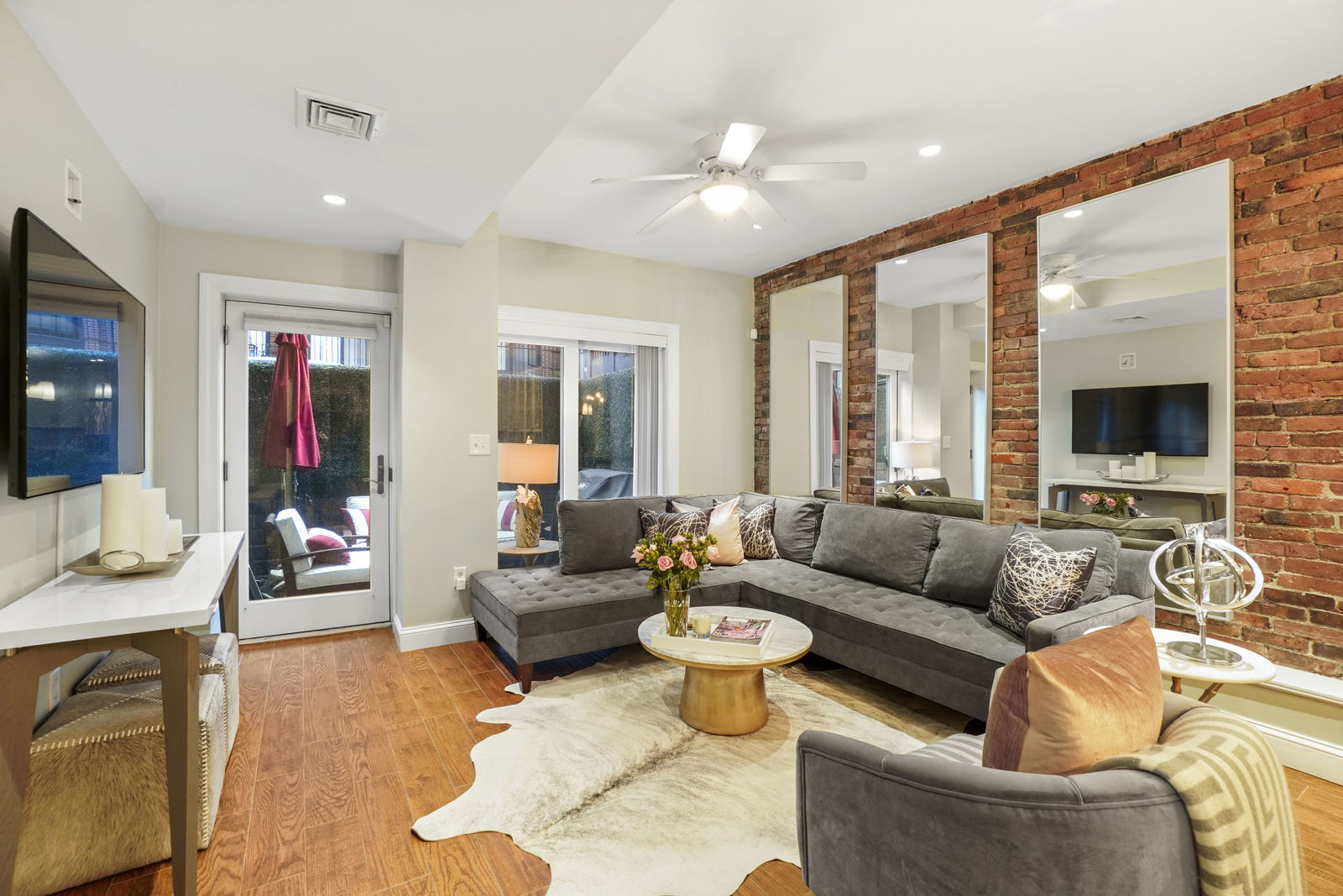 Building Photo - 16 Follen St