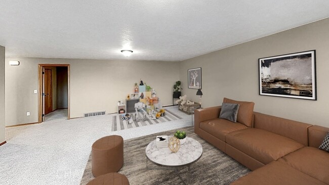 Building Photo - 3 BD, 2 BA AMENITY FILLED TOWNHOME WITH AT...