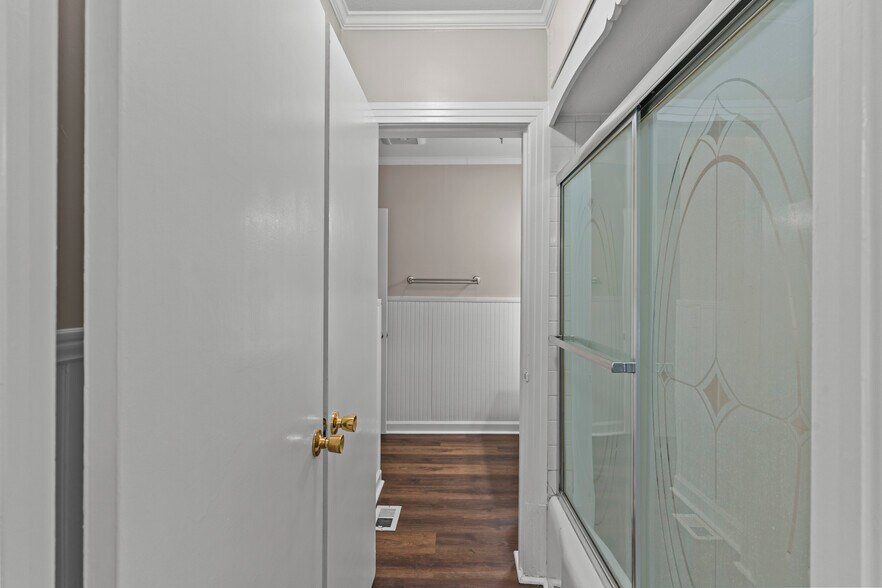 Building Photo - 110 Byrd St