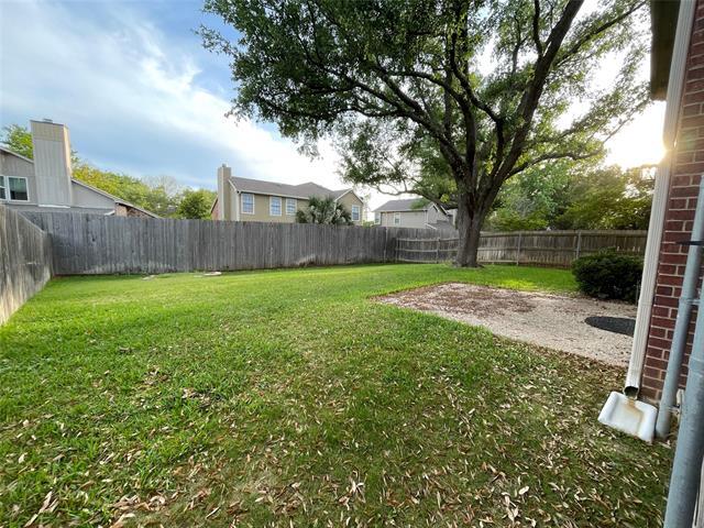 Building Photo - 2713 Chatsworth Dr